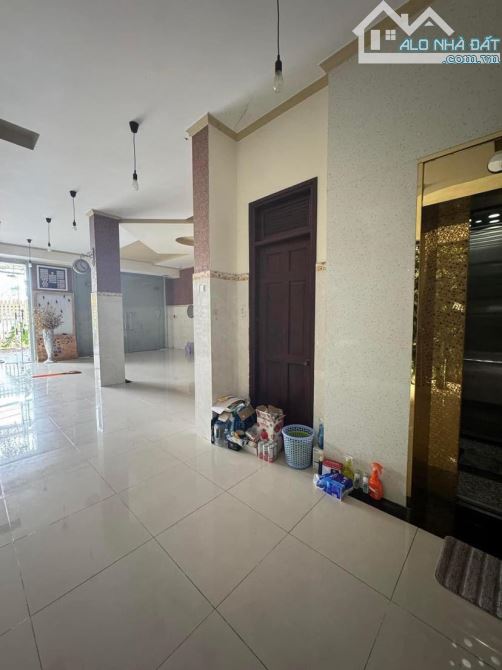 Cho thuê nhà 850 m2 có thang máy mặt tiền Nguyễn Văn Cừ - 3