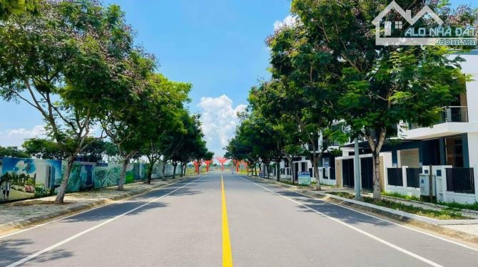 Kẹt tiền ra gấp lô 100m2 trong khu đô thị Đông Tăng Long giá 3ty2 gần đường vành đai 3 - 3