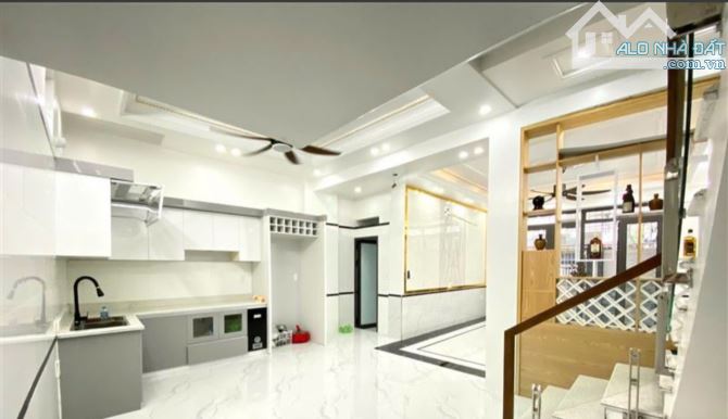 Bán nhà 3 tầng sân cổng trong ngõ đường Trần Nguyên Hãn, dt 64m2, mt 4,8m - 3