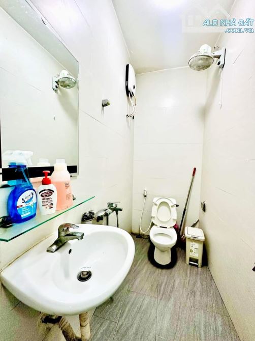 CẦN BÁN GẤP NHÀ P, BÙI XƯƠNG TRẠCH Q, THANH XUÂN DT: 32M2 5T MT: 4M GIÁ: 5,65 TỶ - 3