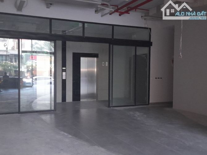 Bán toà nhà 10 tầng, 2 MP Hoàng Quốc Việt. DT 288m2, MT 11,5m, Giá 205 tỷ - 3