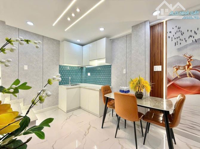 Lên kệ em nhà SIÊU ĐẸP,giá mềm Đ.Nguyễn Kiệm,P.4,PN.DT:56m2.Giá 2 tỷ880tr.HĐT:17tr/tháng - 4