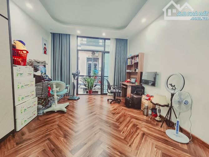 MẶT PHỐ NGHĨA TÂN CGIAY, 56M2*4T*4M GIÁ 19TỶ, MẶT NGÕ OTO TRÁNH VỈA HÈ, KINH DOANH SẦM UẤT - 4
