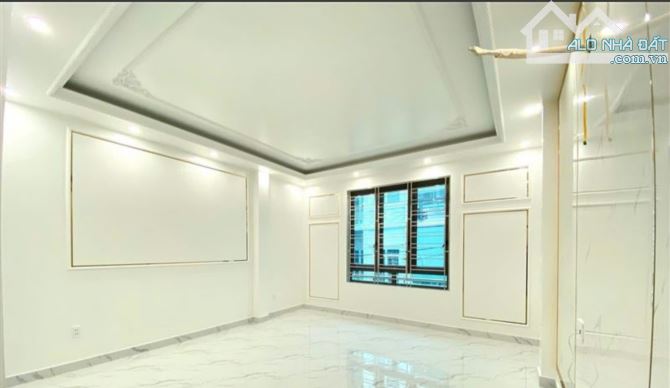 Bán nhà 3 tầng sân cổng trong ngõ đường Trần Nguyên Hãn, dt 64m2, mt 4,8m - 4