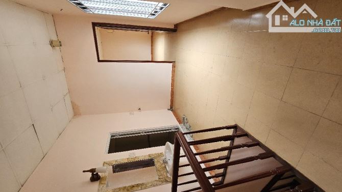 Chủ đi định cư , ủy quyền bán nhà 12 tỷ 4x15 , 2 Mặt tiền hẻm nhựa 8m CMT8 - 5