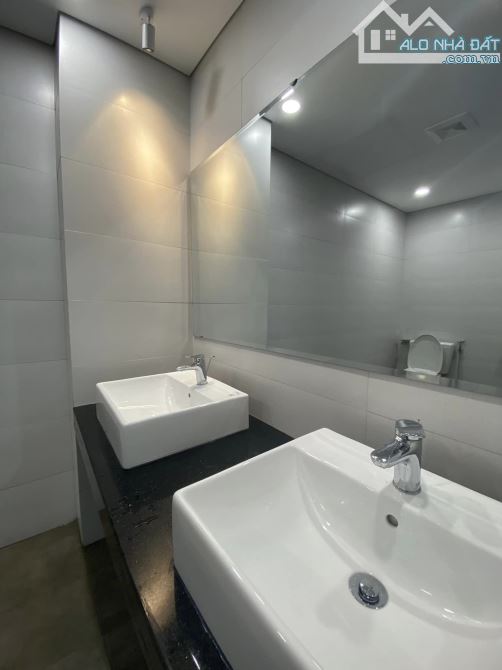 PHÂN LÔ VIP PHỐ ĐỖ QUANG CẦU GIẤY 100M 7 TẦNG 46 TỶ THANG MÁY GARA VỈA HÈ RỘNG KD ĐỈNH