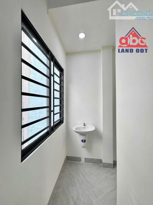 Bán nhà 1 trệt 1 lửng P Hoá An TP Biên Hoà .DT : 5M x 18M .Đường 2ô tô né nhau  Giá 2650 - 5