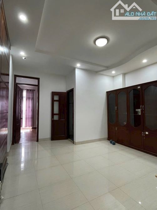 NHÀ 1 TRỆT 3 LẦU GẦN QUẢNG TRƯỜNG - P. THẮNG  LỢI.DT 4,7x21m.ĐÔNG NAM - 5