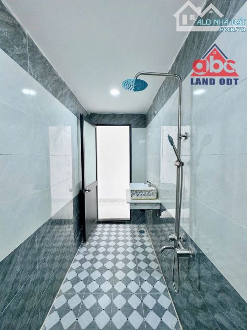 Bán nhà 1 trệt 1 lửng P Hoá An TP Biên Hoà .DT : 5M x 18M .Đường 2ô tô né nhau  Giá 2650 - 7