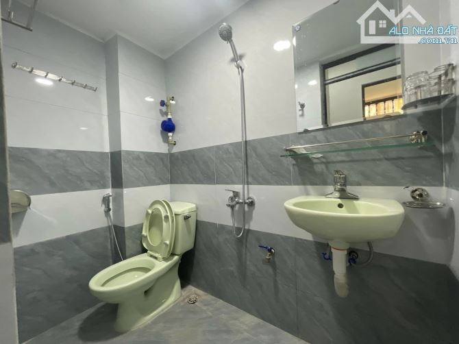 Bán nhà 5 tầng phố Nguyễn Trãi 90 m giá 11.5 tỷ - 8