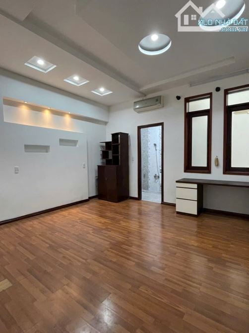 NHÀ 1 TRỆT 3 LẦU GẦN QUẢNG TRƯỜNG - P. THẮNG  LỢI.DT 4,7x21m.ĐÔNG NAM - 9