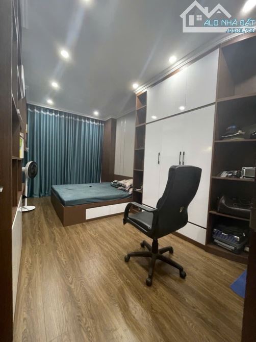 Kinh Doanh Khủng, Mặt Phố Lạc Long Quân, Vỉa Hè, 4 Làn xe, 54Mx7T, Thang Máy - 24.3TỶ - 9