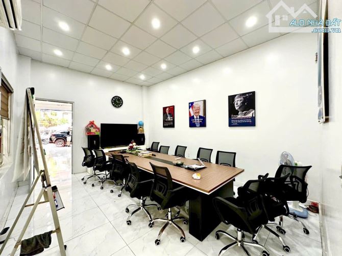 Bán căn nhà đẹp mặt đường Thiên Lôi - diện tích 128m - hđ thuê 45tr/tháng