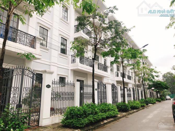 Chuyên biệt thự - liền kề. Diện tích 54.3m2, 60m2, 87m2, 90m2, 281m2. Giá thuê từ 17 triệu