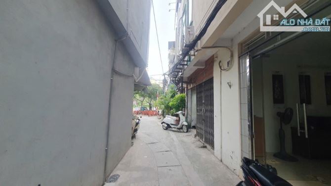 BÁN NHÀ MẶT NGÕ RỘNG Ô TÔ ĐỖ CỬA , LÔ GÓC, VIEW QUẦN NGỰA ,10P ĐI BỘ TỚI HỒ TÂY, SAU QUY H