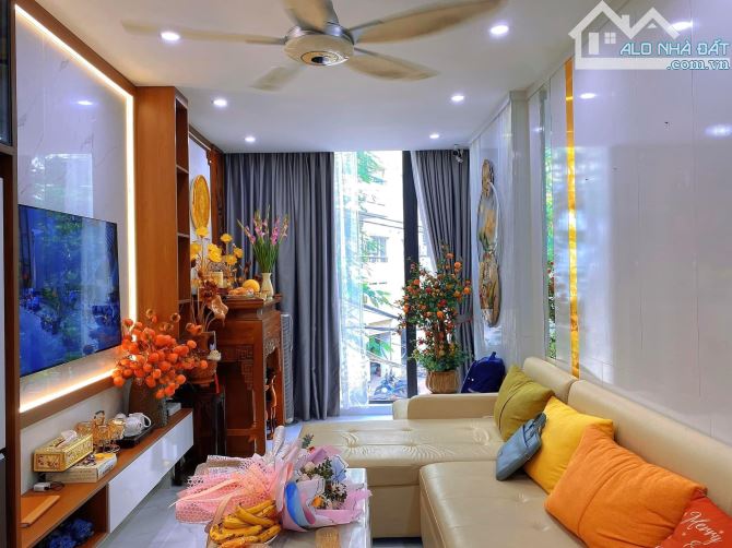 Bán nhà Trung Kính, Cầu Giấy. DT30m, 5 tầng, MT3m1 Giá 14 tỷ Ngõ ô tô tránh, vỉa hè KDoanh