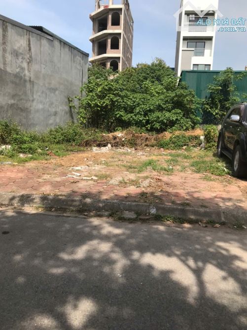 BÁN GẤP 40M ĐẤT TĐC QUỲNH DÔ- V. QUỲNH VỈA HÈ -ĐƯỜNG NHỰA 8M KINH DOANH 6.5 TỶ