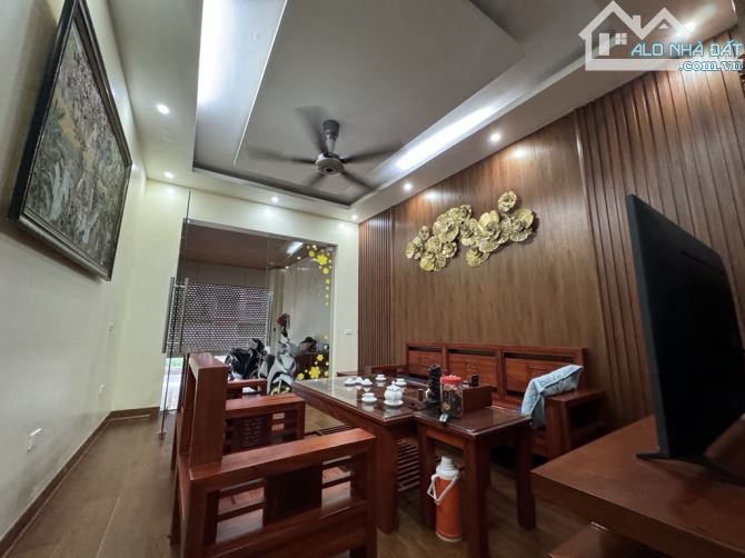 🏠Nhà đẹp long lanh, Ngọc Thụy - Long Biên 🏠   • Diện tích: 114m2 , mặt tiền ,4.5.m2 4.tầ