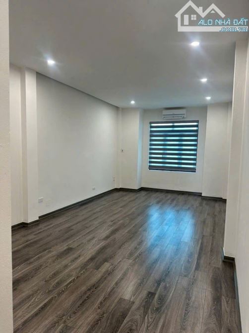 Bán nhà mặt ngõ tổ 1 Thạch Bàn Long Biên.nhỉnh 8 tỷ, ô tô tránh, dòng tiền 25 triệu /1T