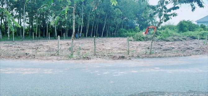 Bán gấp đất góc 2 mặt tiền đường nhựa xã An Nhơn Tây Củ Chi TP HCM, DT: 33x47m.