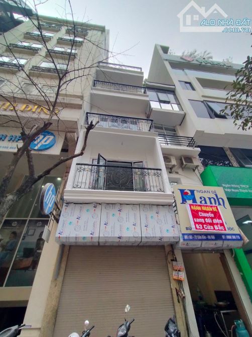 Cho thuê nhà mặt phố cửa Bắc ( Tầng 1 và 2)  Mt ~4m , Kinh doanh sầm uất.