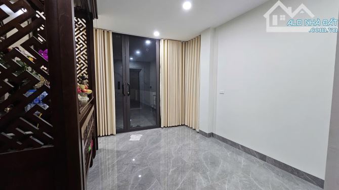 PHÂN LÔ MINH KHAI KD ĐỈNH- VỈA HÈ- Ô TÔ TRÁNH 52m2-6T-MT 4m - GIÁ CHÀO 18.7 Tỷ - 10