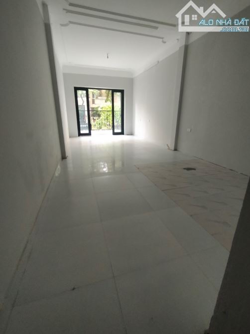 Cho thuê nhà mặt phố cửa Bắc ( Tầng 1 và 2)  Mt ~4m , Kinh doanh sầm uất. - 1