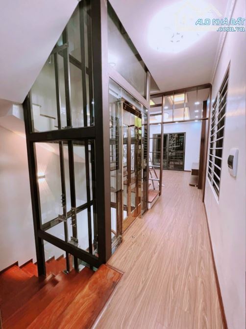 VÌ HOÀN CẢNH PHẢI Ở GẦN CON TRAI Ở PHỐ CHÍNH CHỦ MUỐN BÁN ĐẤT TẶNG NHÀ VÍP TT Đông Anh HN - 1
