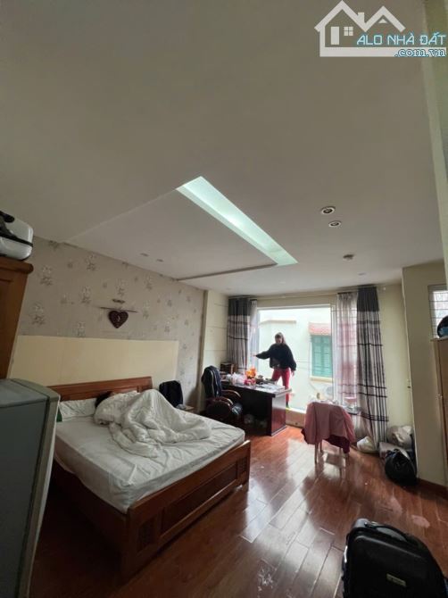 Bán nhà 4 tầng, 56m2, phố Ngọc Hà, lô góc, ô tô đỗ cửa, 6 phòng, nhỉnh 14 tỷ - 1