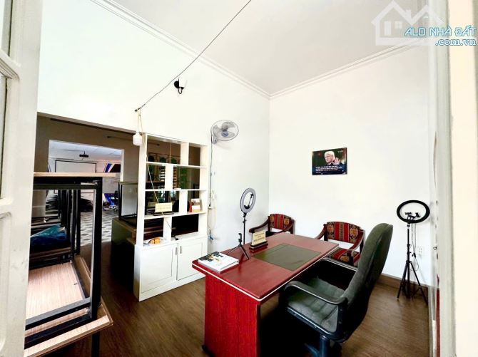 Bán căn nhà đẹp mặt đường Thiên Lôi - diện tích 128m - hđ thuê 45tr/tháng - 2