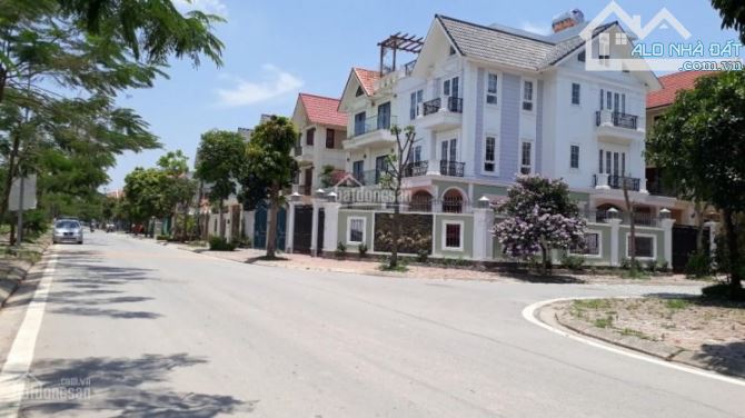 Chuyên biệt thự - liền kề. Diện tích 54.3m2, 60m2, 87m2, 90m2, 281m2. Giá thuê từ 17 triệu - 2