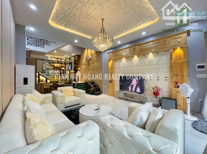 Nhà 4 phòng ngủ hiện đại khu Hòa Xuân - D055 - 2