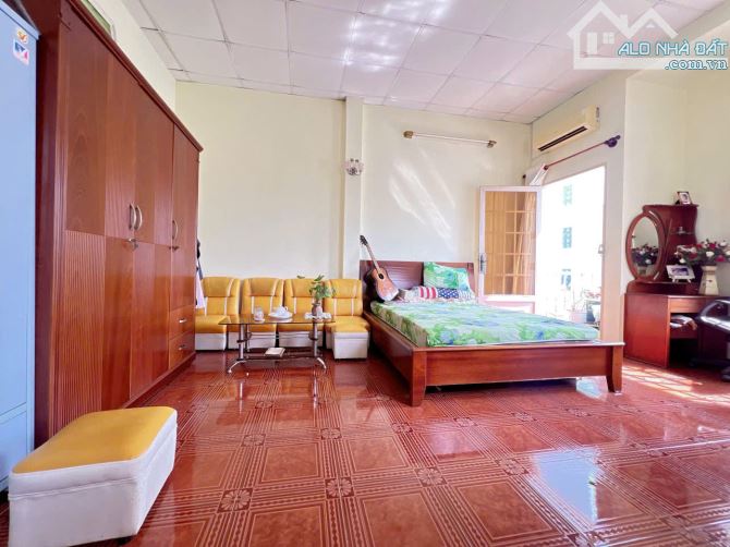 Siêu phẩm HXH TRÁNH , 100 M2, Quang Trung, Gò Vấp, chỉ 50 triệu/M2. - 2