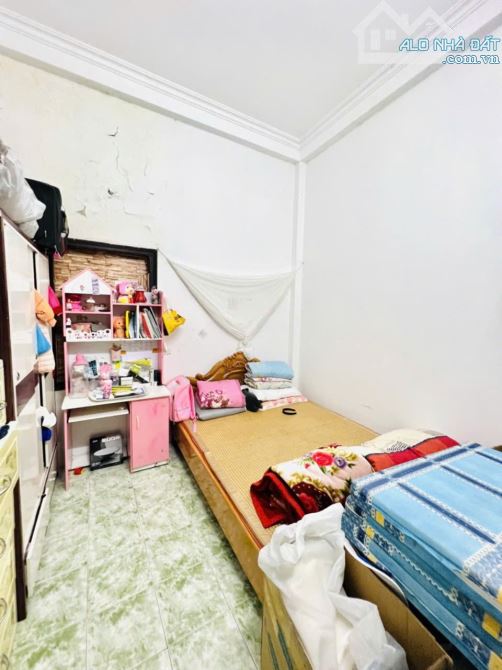 Bán nhà Trung Tâm Văn Điển  38m 3 t dân xây ở luôn ô tô tránh 20m ,sổ nở hậu giá 7.3 tỷ - 2