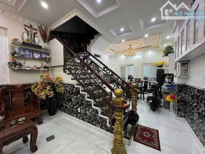 Bán Gấp Nhà MT Đường Trần Qúy Khoách ,P Tân Định,Q1:Dt 14x25 _Gía 100 tỷ tl - 2