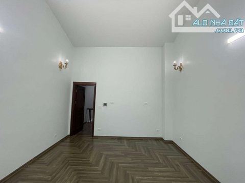 SIÊU PHẨM DÂN XÂY THIẾT KẾ NGỌC THỤY THANG MÁY Ô TÔ TRÁNH KINH DOANH 65M-6TẦNG-5MT.15,8 TỶ - 2
