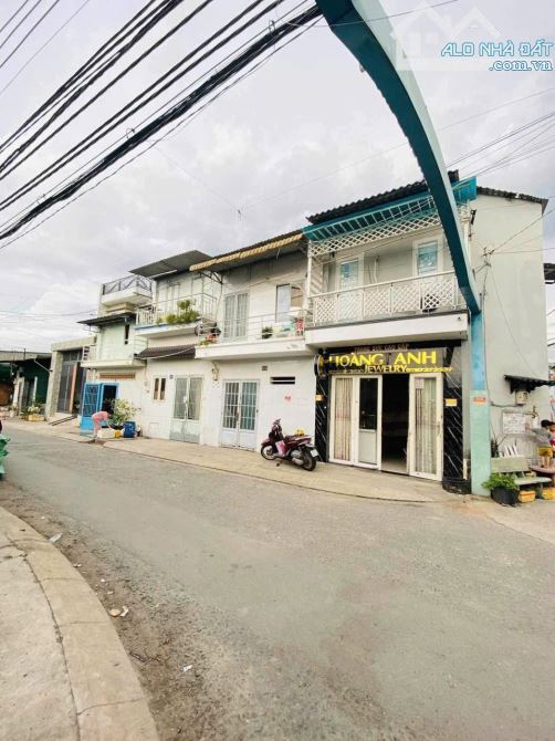TÀI CHÍNH NHỈNH 2 TỶ XÍU ( 2,15ty)- 2 TẦNG - LÔ GÓC - SỔ HỒNG RIÊNG - GẦN CHỢ ĐẦU MỐI - 3