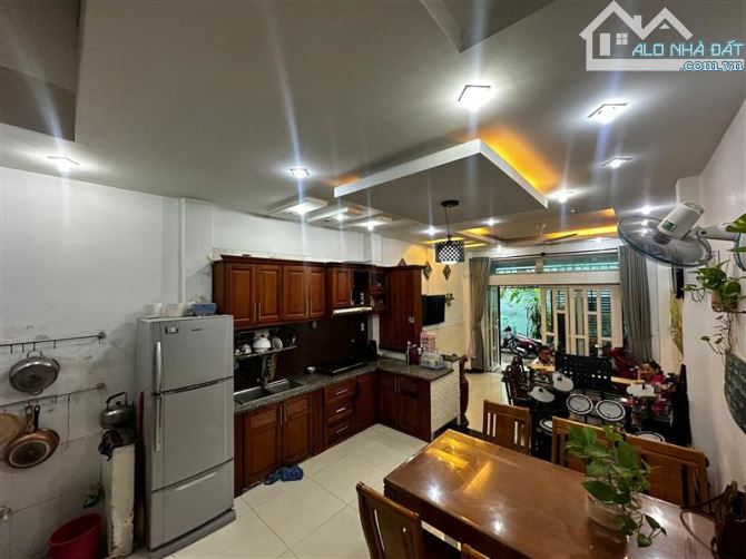 BánĐất Tặngnhà trệt 2lầu đường26tháng3 P17 Gòvấp 4x12 N.Hậu4.1Giá4tỷ6 - 3