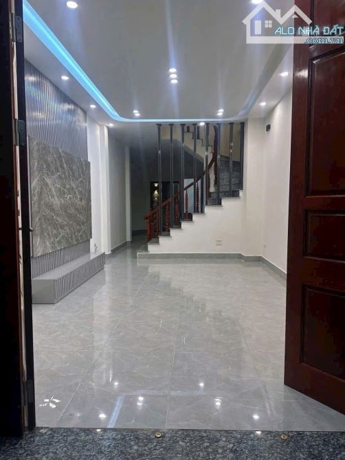 Bán nhà mặt ngõ tổ 1 Thạch Bàn Long Biên.nhỉnh 8 tỷ, ô tô tránh, dòng tiền 25 triệu /1T - 3