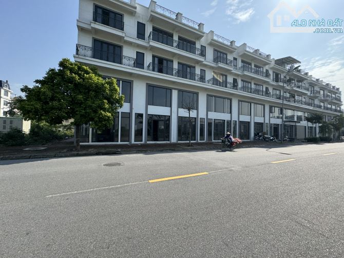 Cần bán 80,6m2 nhà 5 tầng Shophouse Metropolitan - Mặt Phố Nguyễn Mậu Tài - View Công Viên - 4