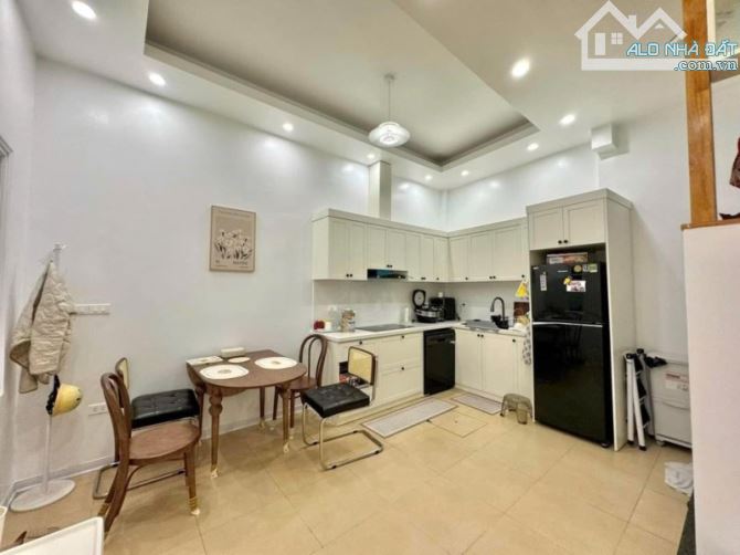 CẦN BÁN NHÀ ĐẸP LÊ QUANG ĐẠO, NAM TỪ LIÊM 45M, 4T, MT 5.5M, LÔ GÓC, 3 THOÁNG, 8 TỶ. - 4