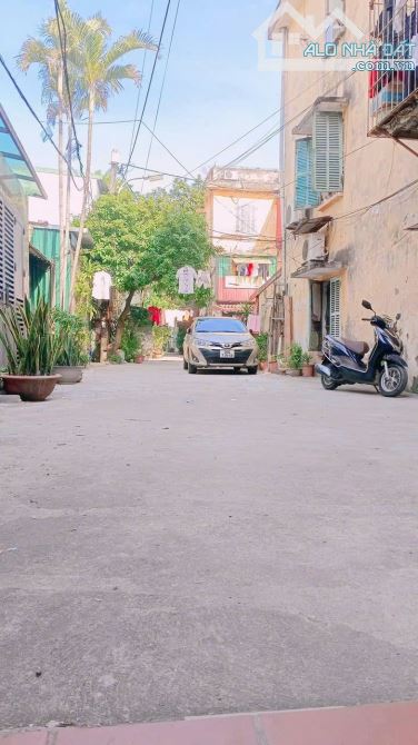 Bán nhà mặt ngõ tổ 1 Thạch Bàn Long Biên.nhỉnh 8 tỷ, ô tô tránh, dòng tiền 25 triệu /1T - 4