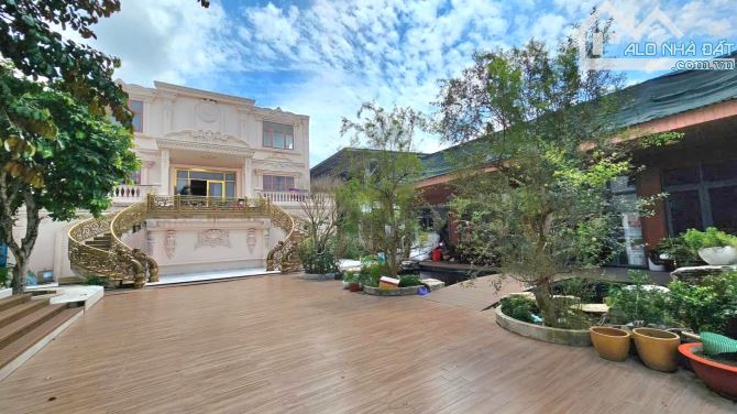 Biệt thự mặt tiền 6100m2 thổ cư. Nội thất gỗ xa hoa hiện đại - 9