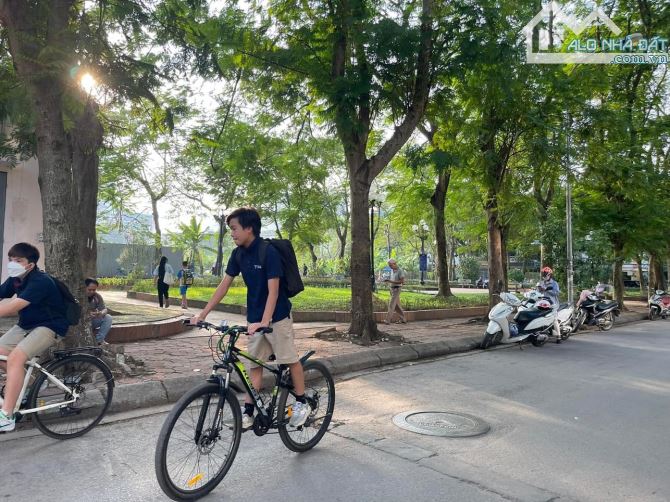 BIỆT THỰ  - VĂN QUÁN - HÀ ĐÔNG - Đẹp không tỳ vết-Cực hiếm-Diện tích 210m2 - Mặt tiền 20m. - 9