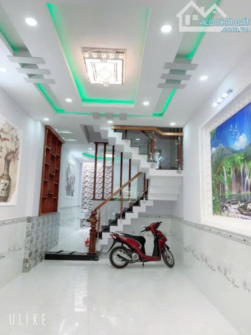 Chủ cần tiền xoay vốn bán gấp nhà hẻm đs Nguyễn Thị Xinh - Thới An, 45m2