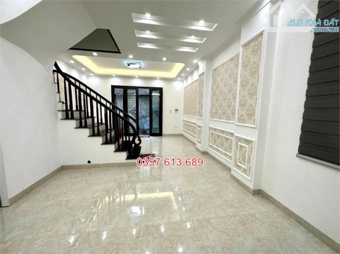 Bán nhà Ô Cách, Việt Hưng, Long Biên, MỚI TINH, đủ NỘI THẤT, 31m2 x 5 tầng, ngõ Ô TÔ