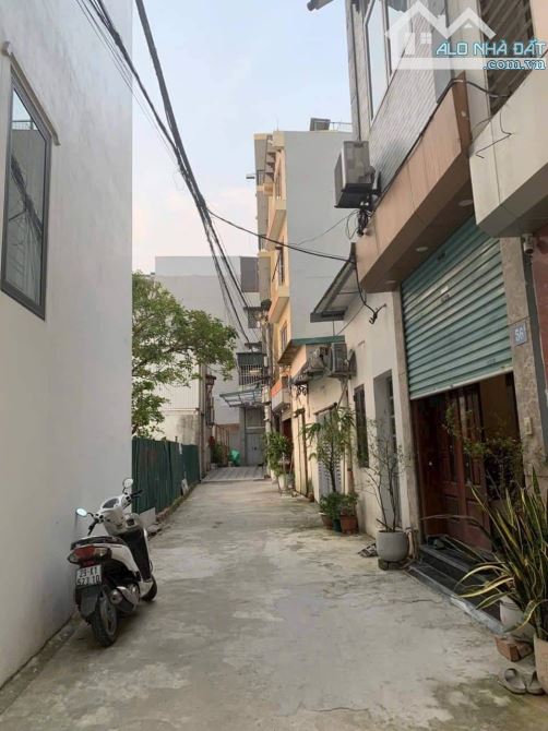 Bán nhà gần cấp 1 Thạch Bàn, Long Biên.nhỉnh 5 tỷ, dòng tiền 20 triệu /1T