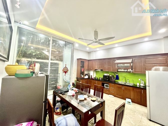 Bán nhà tam Trinh _ yên sở  46 m / 4 tầng / giá chào 5, 9 tỷ