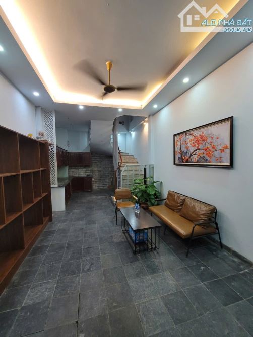 Bán nhà đẹp Bạch Mai, 30m ra phố, 4 tầng, 35m2, 5.3 tỷ