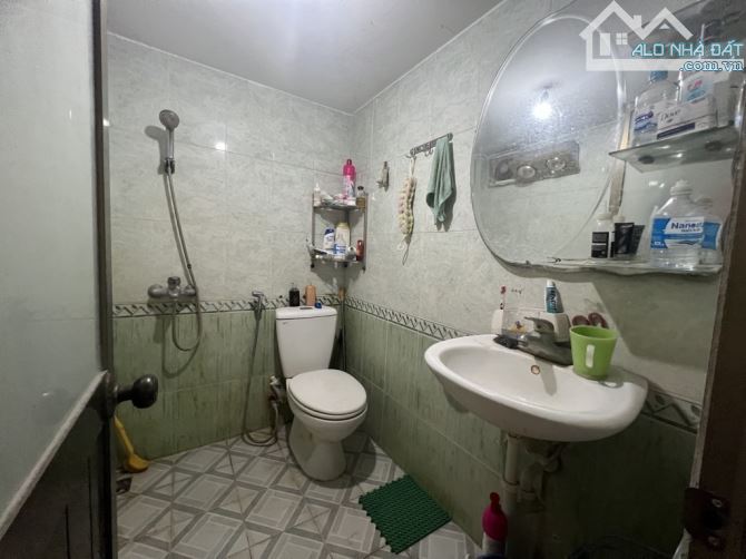 🏡🏡BÁN ĐẤT TẶNG NHÀ HOÀNG HOA THÁM - NGÕ NÔNG RỘNG - OTO 7 CHỖ ĐỖ CỬA -GIÁ RẺ GIẬT MÌNH